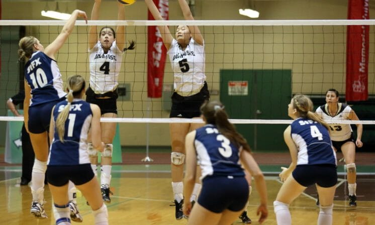 Women's volleyball one step closer to conference supremacy