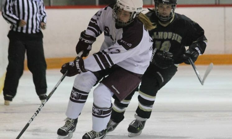 Women’s hockey opens season with resilient display