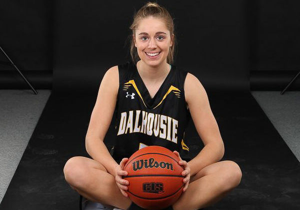 Shootingtobeacompleteplayer_DalhousieAthletics&Recreation Sophie Gaube.