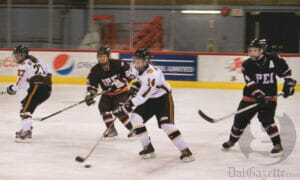 Women's hockey. Photo by Alice Hebb