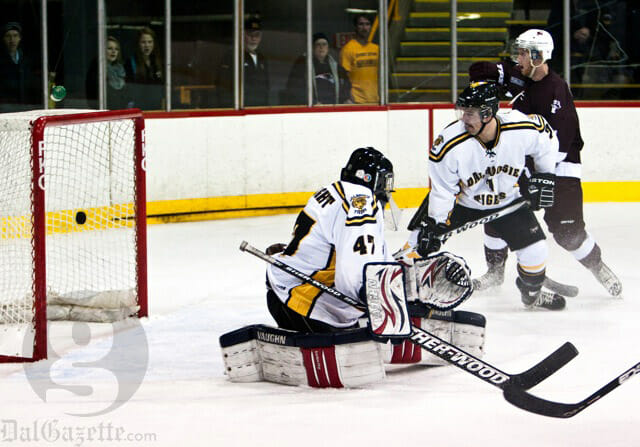 Men's Hockey, Nov 27. Photo by Martina Marien