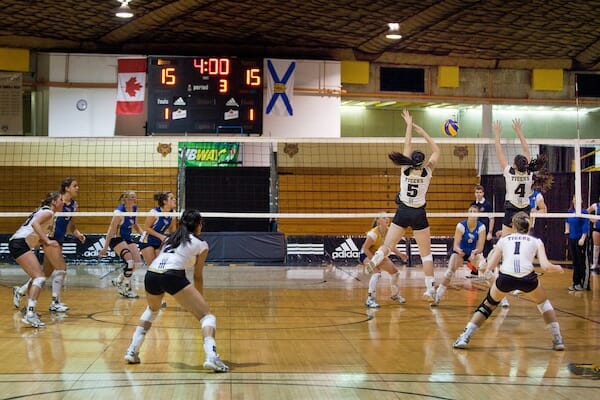 Women's volleyball in action Jan. 22. Photo by Pau Balite.