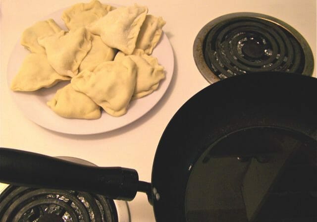 Recipe: Deep-fried potato and lentil samosas