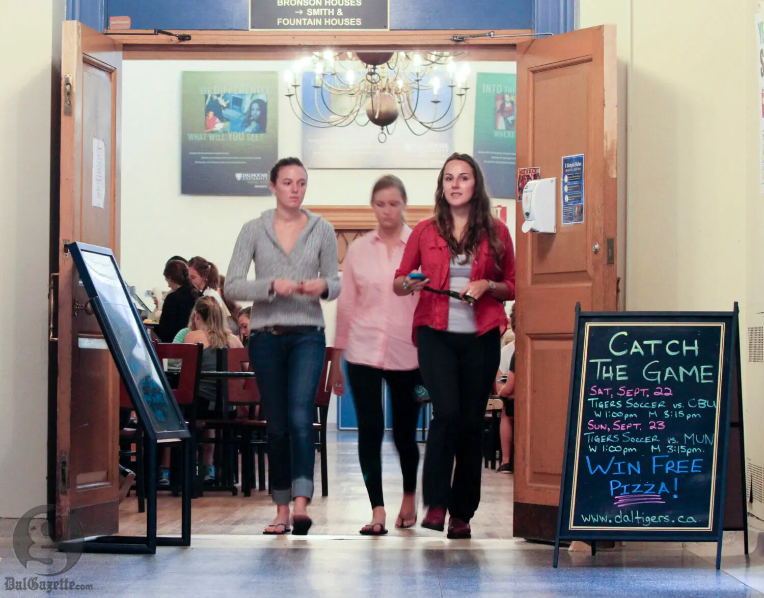 Inflexible dining hours are a setback for some student schedules. (Photo: Bryn Karcha)