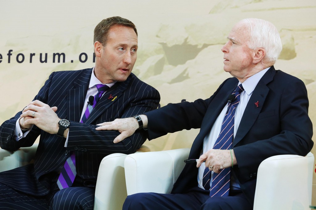 Canadian Minister of National Defence  Peter MacKay and US Senator John McCain discuss. 