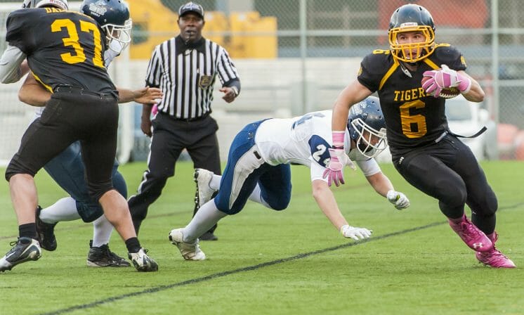 Dal football secures homecoming victory