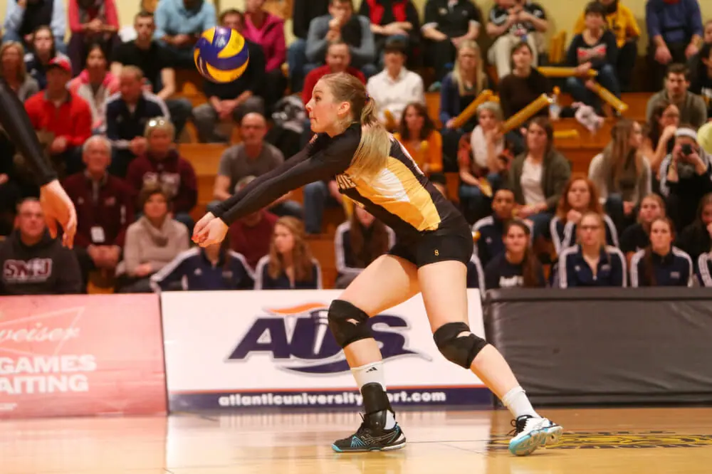 Dalhousie's Desiree Nouwen keeps the ball in play - she would finish the game with 11 digs. (Photo by Nick Pearce via Dal Athletics)