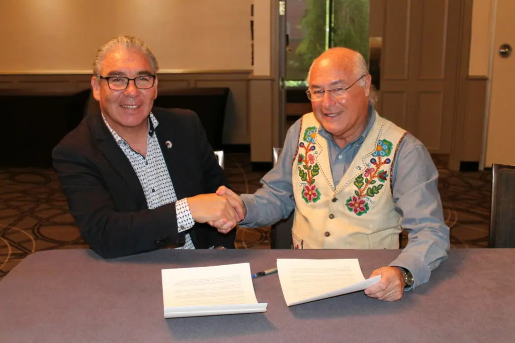Chief Sidney Peters and Clément Chartier.