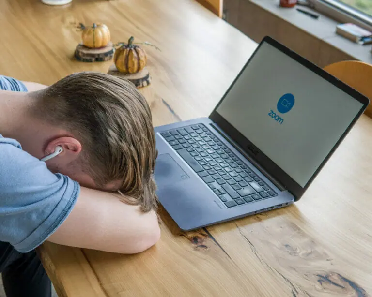 The pros and cons of online learning
