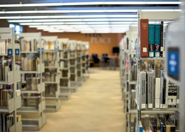 Noisy people in the library should be punished