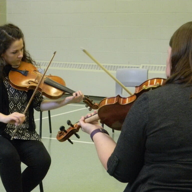 Michelle Mulcahy of Ireland teaching intermediate Irish fiddle. (Photo by Emma Meldrum)