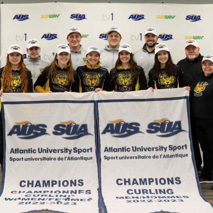 Curling1_Evan Richtsfeld_UNB Athletics Curling1_Evan Richtsfeld_UNB Athletics