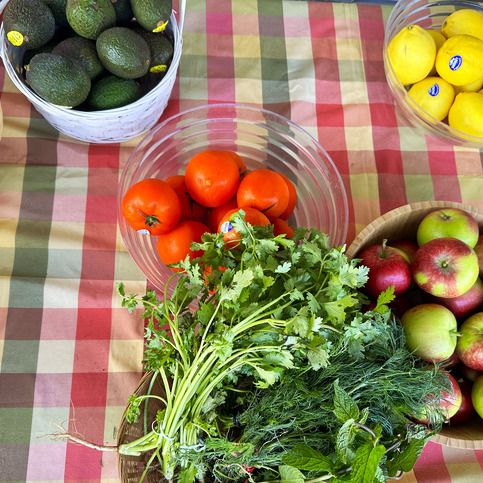 Fresh vegetables are displayed on a table at the Beet Street event outside the Student Union Building in Halifax, Nova Scotia, on Sunday, Sept. 7, 2025. (Claire Kelly/Dal Gazette)