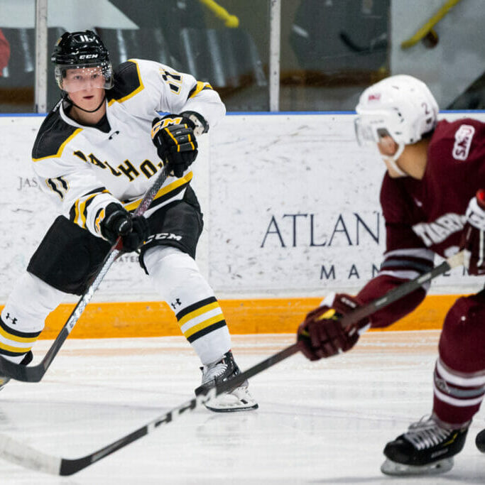 Derek Gentile playing for the Tigers back in 2021. Image by: Trevor MacMillan/Dalhousie Tigers