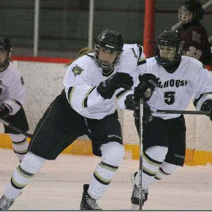 The Dal women's hockey team has drawn national media attention. (Richard Lafortune photo)