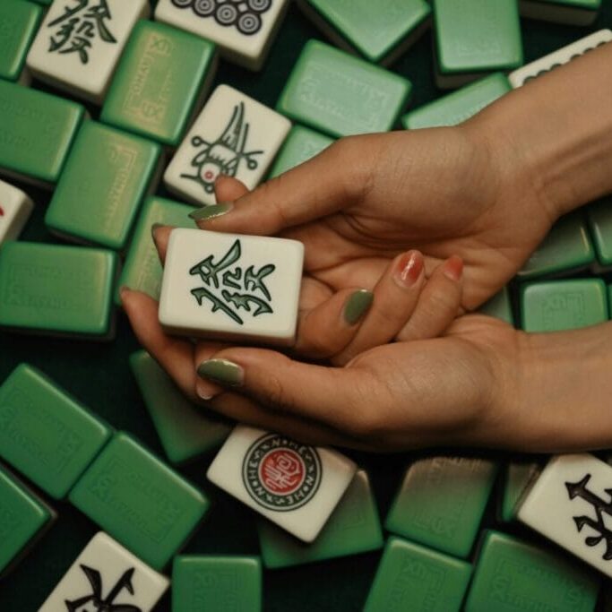 The hypnotic qualities of Mahjong and Sharon helped me create order in my life – if only for a few hours. Image by Ness fu on Unsplash