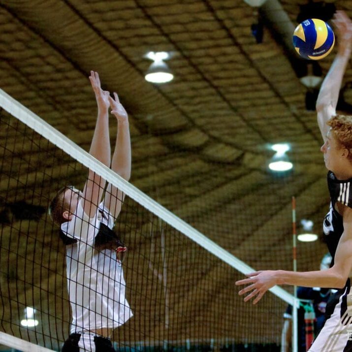 Dal volleyball players are hoping that their young team will rise to all challenges. (Martina Marien photo)