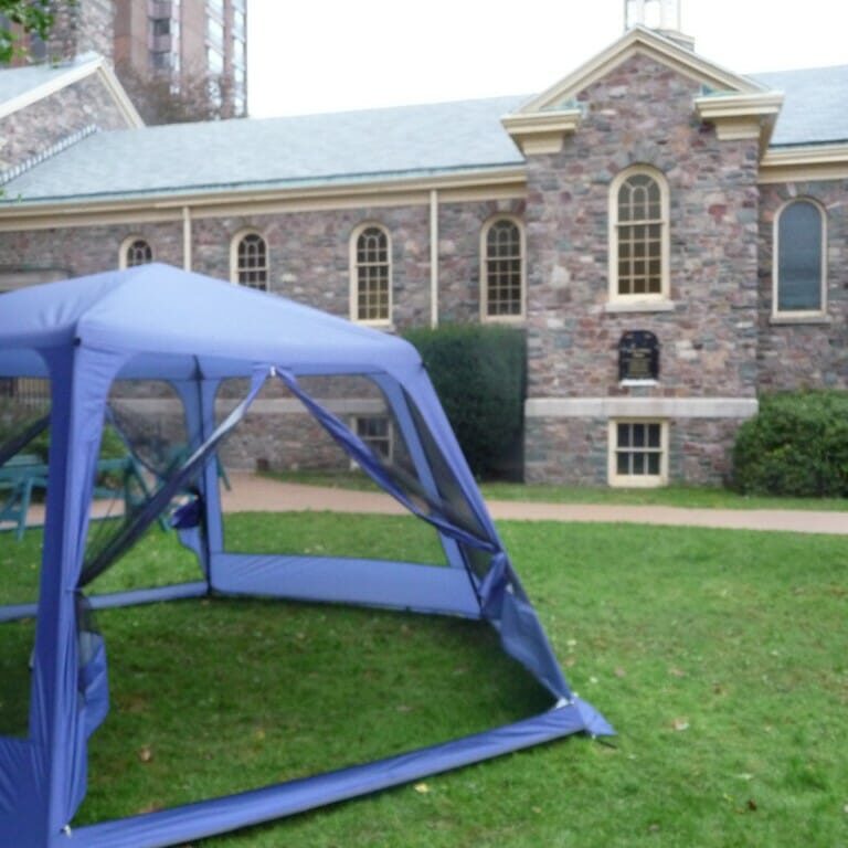 Makeshift chapel in the Quad. Photo by Katrina Pyne.