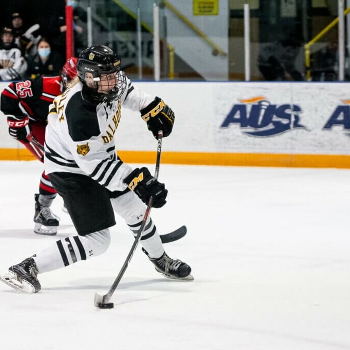Dalhousie Tigers vs UNB Reds - Nov 12, 2021 Halifax, Nova Scotia - Nov 12, 2021: AUS Women's hockey between Dalhousie Tigers and UNB Reds at the Halifax Forum in Halifax, Nova Scotia. (Trevor MacMillan/Dalhousie Tigers)