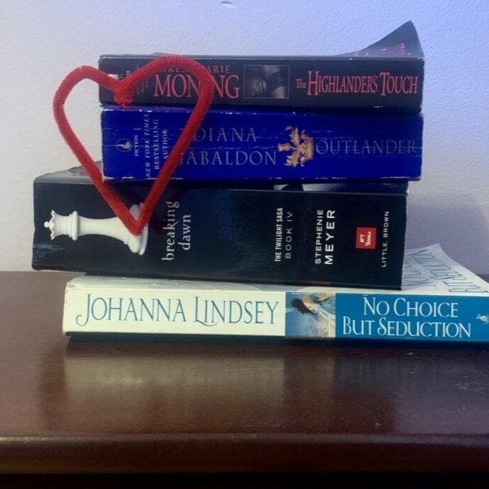 Romance novels and rom coms_MandyKing