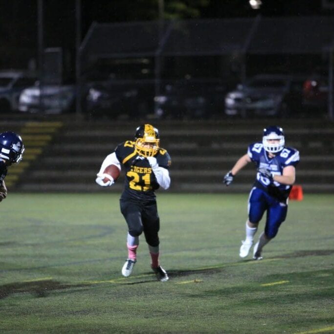 The Dalhousie men's football team beat the University of New Brunswick Saint John Seawolves 30-0 on Oct. 13.