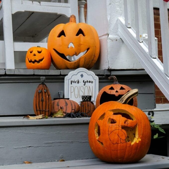 Trick-or-treat_Robin Jonathan Deutsch-unsplash
