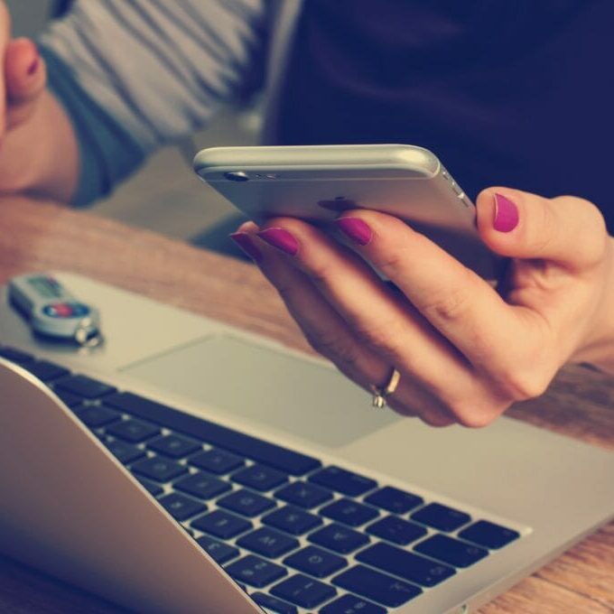 loveonline_firmbee-com unsplash