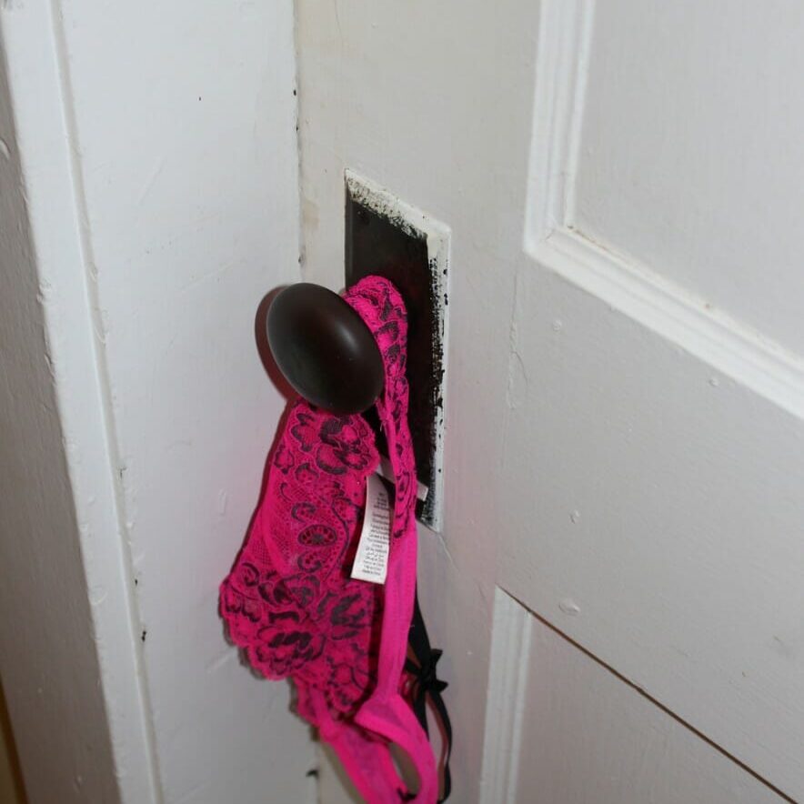 Don't come a-knockin'. (Photo by Joelline Girouard)