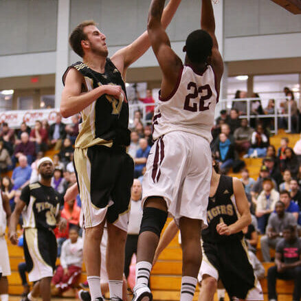 Simon Marr blocks for Dal. (Photo by Nick Pearce via Dal Athletics)