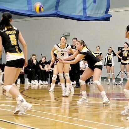 Women's volleyball playing SMU. Photo by Shauna Brown.